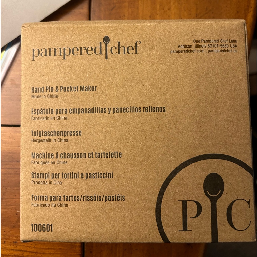 NEW pampered chef hand pie and pocket maker